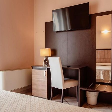 Hotel Rossi Манчиано Экстерьер фото