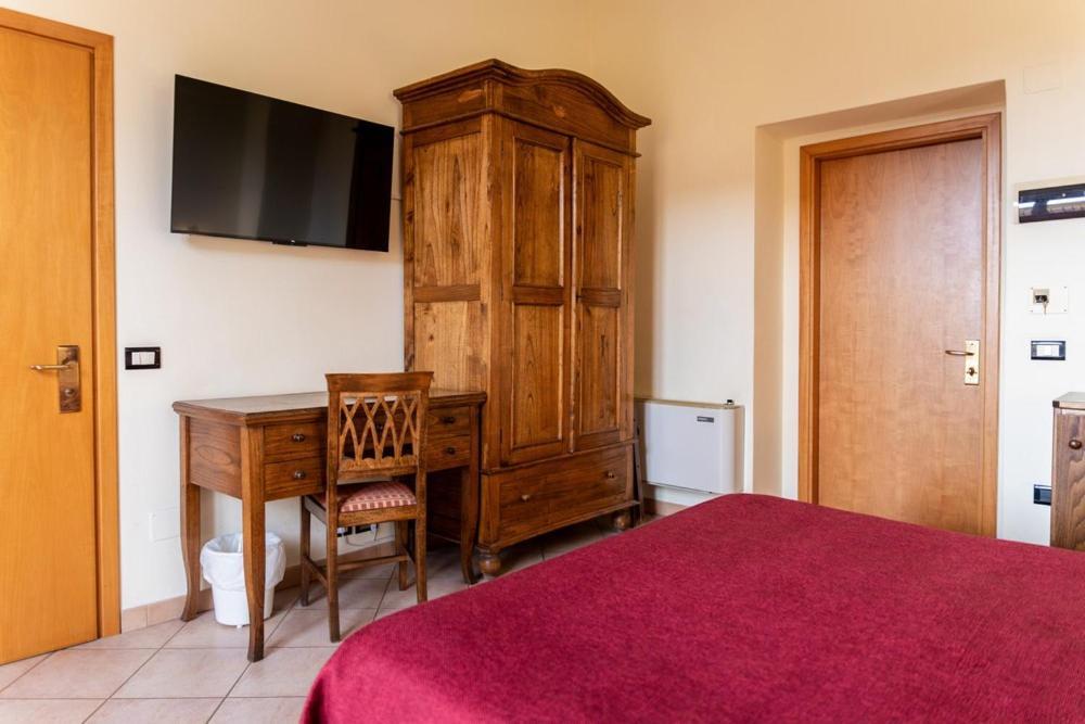 Hotel Rossi Манчиано Экстерьер фото