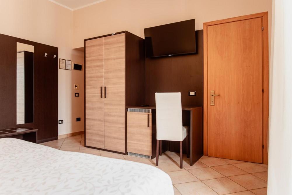 Hotel Rossi Манчиано Экстерьер фото