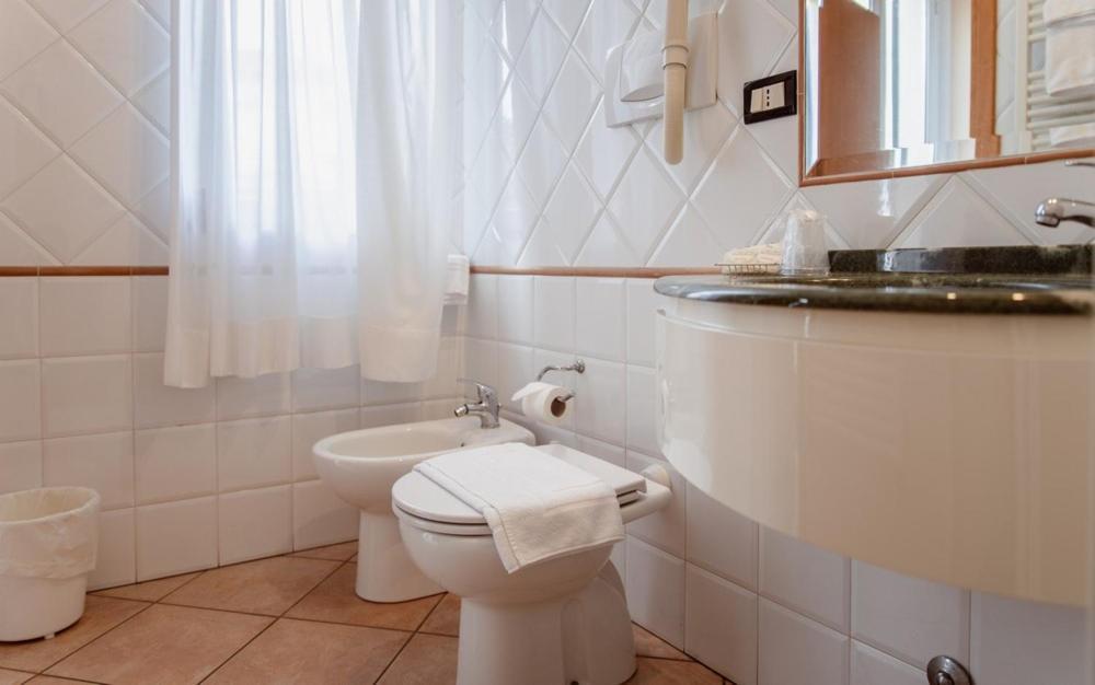 Hotel Rossi Манчиано Экстерьер фото