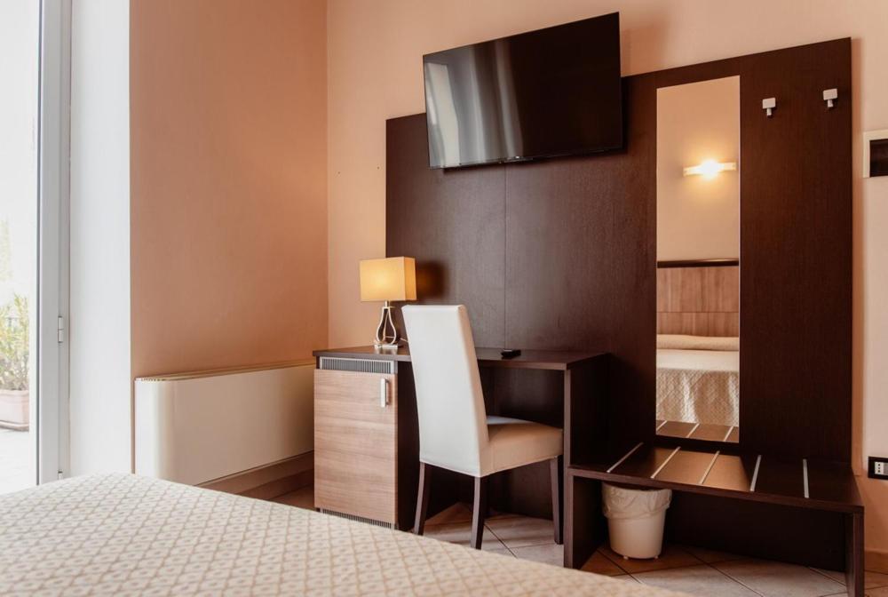 Hotel Rossi Манчиано Экстерьер фото