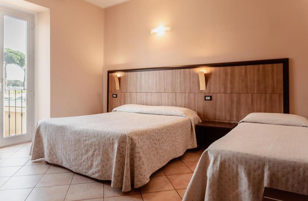 Hotel Rossi Манчиано Экстерьер фото