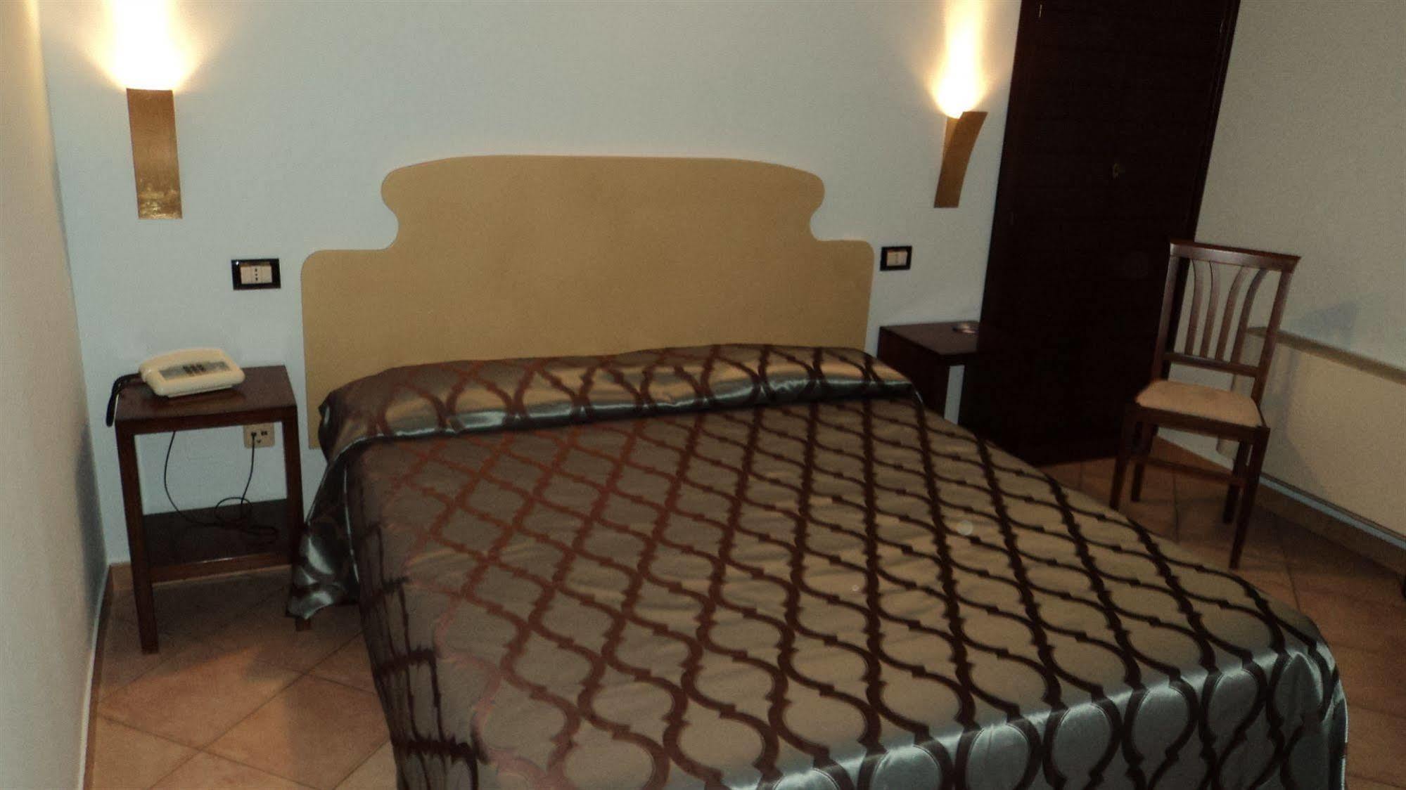 Hotel Rossi Манчиано Экстерьер фото